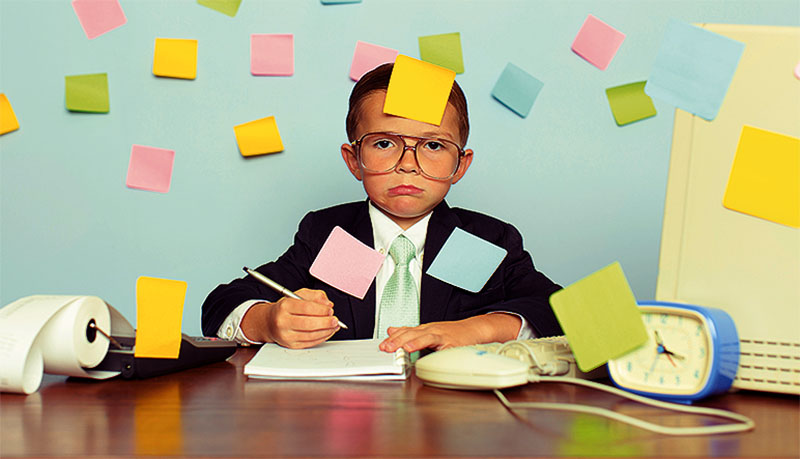 Imagem de capa - Adultos infantilizados e irresponsáveis, crianças adultizadas e impelidas a fazer as próprias escolhas