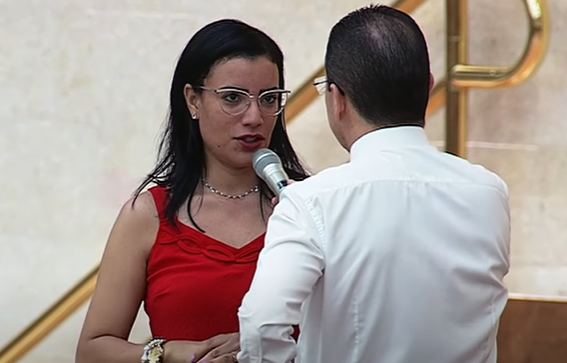 Ela viva em meio aos ratos e agora é dona do próprio negócio