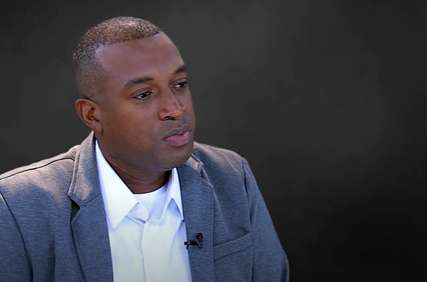 Imagem de capa - "Pensava que a igreja era um ponto de arrecadação de dinheiro"