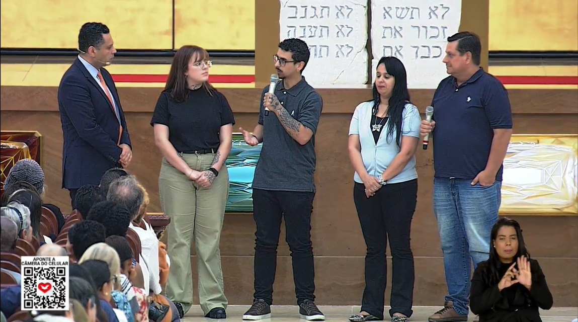 Imagem de capa - Intercessão pela família: veja como foi a reunião deste domingo (3), no Templo de Salomão