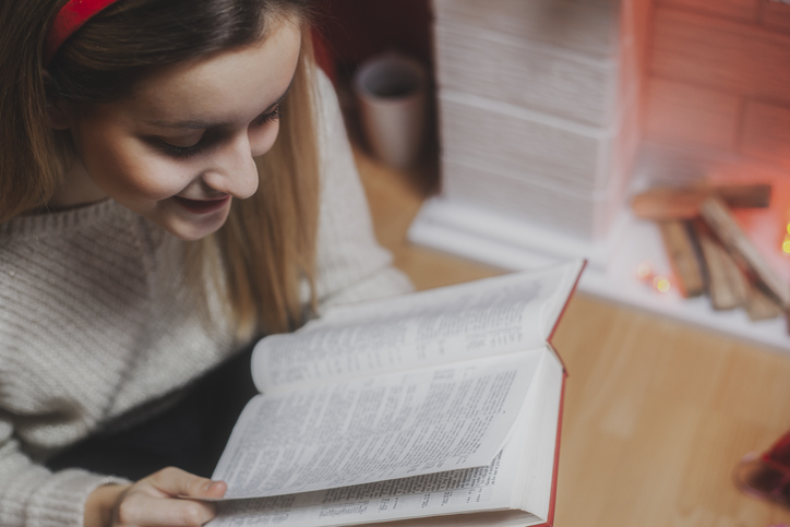 Imagem de capa - Pesquisa revela que cada vez mais jovens afirmam que a Bíblia transformou suas vidas