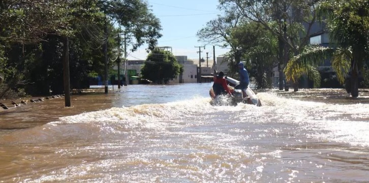 Imagem de capa - 30 mil pessoas seguem desalojadas em Eldorado do Sul após enchentes