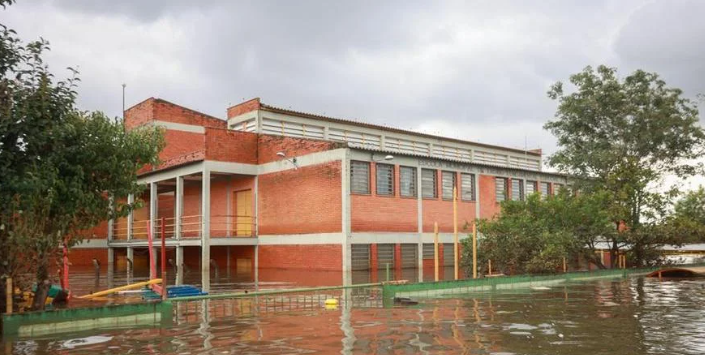postEscolas municipais de Canoas (RS) seguem sem aulas até 7 de junhona categoriaApós enchentes no estado