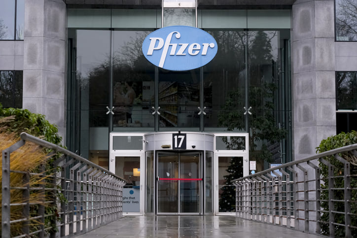 postPfizer é acusada de enganar o público sobre vacina contra Covid-19na categoriaEm Foco