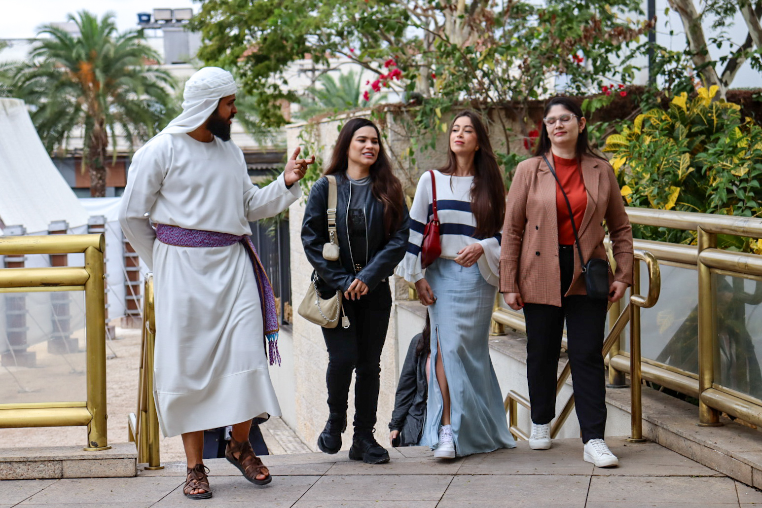 Imagem de capa - Carol Narizinho e Raissa Barbosa conhecem melhor a história do povo hebreu