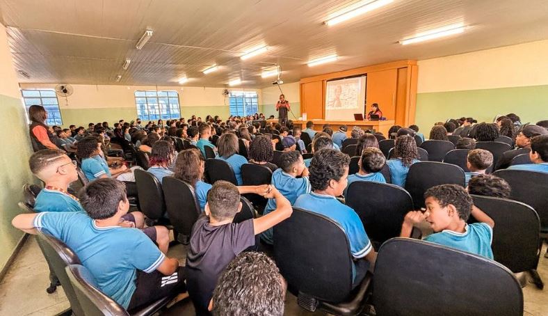 postPalestra conscientiza estudantes em Minas Geraisna categoria“Stop Bullying” 