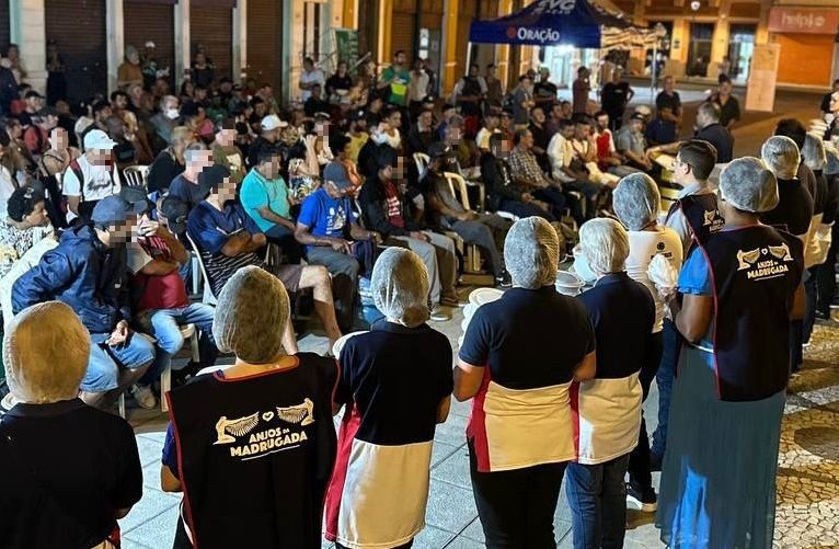 postAção solidária ajuda 400 pessoas em situação de rua no estado do Paranána categoriaAção Social