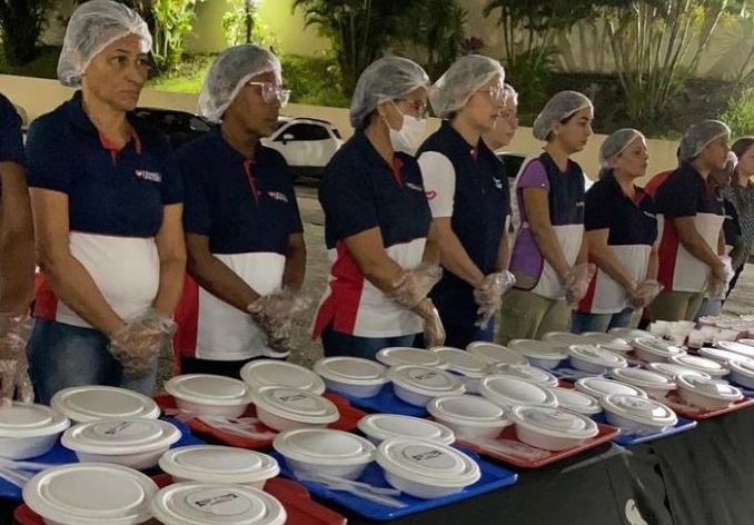 Imagem de capa - Pessoas em situação de rua recebem apoio, em São Luís (MA)