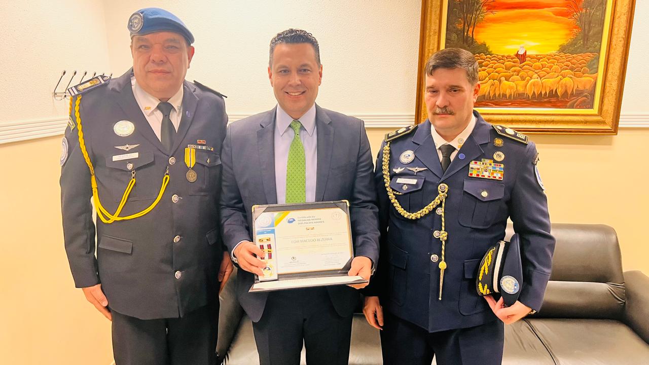 Imagem de capa - AUNIPI homenageia Bispo Macedo com a Medalha Mérito dos Pacificadores