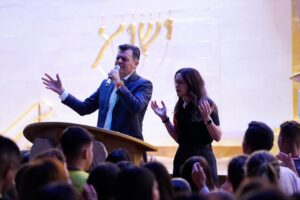 Encontro especial entre famílias acontece no Templo de Salomão