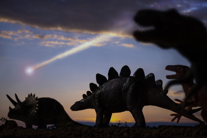 Imagem de capa - Cientistas afirmam: asteroide que exterminou os dinossauros não agiu sozinho