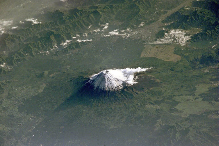 postMonte Fuji, no Japão, registra período recorde sem nevena categoriaMudanças climáticas