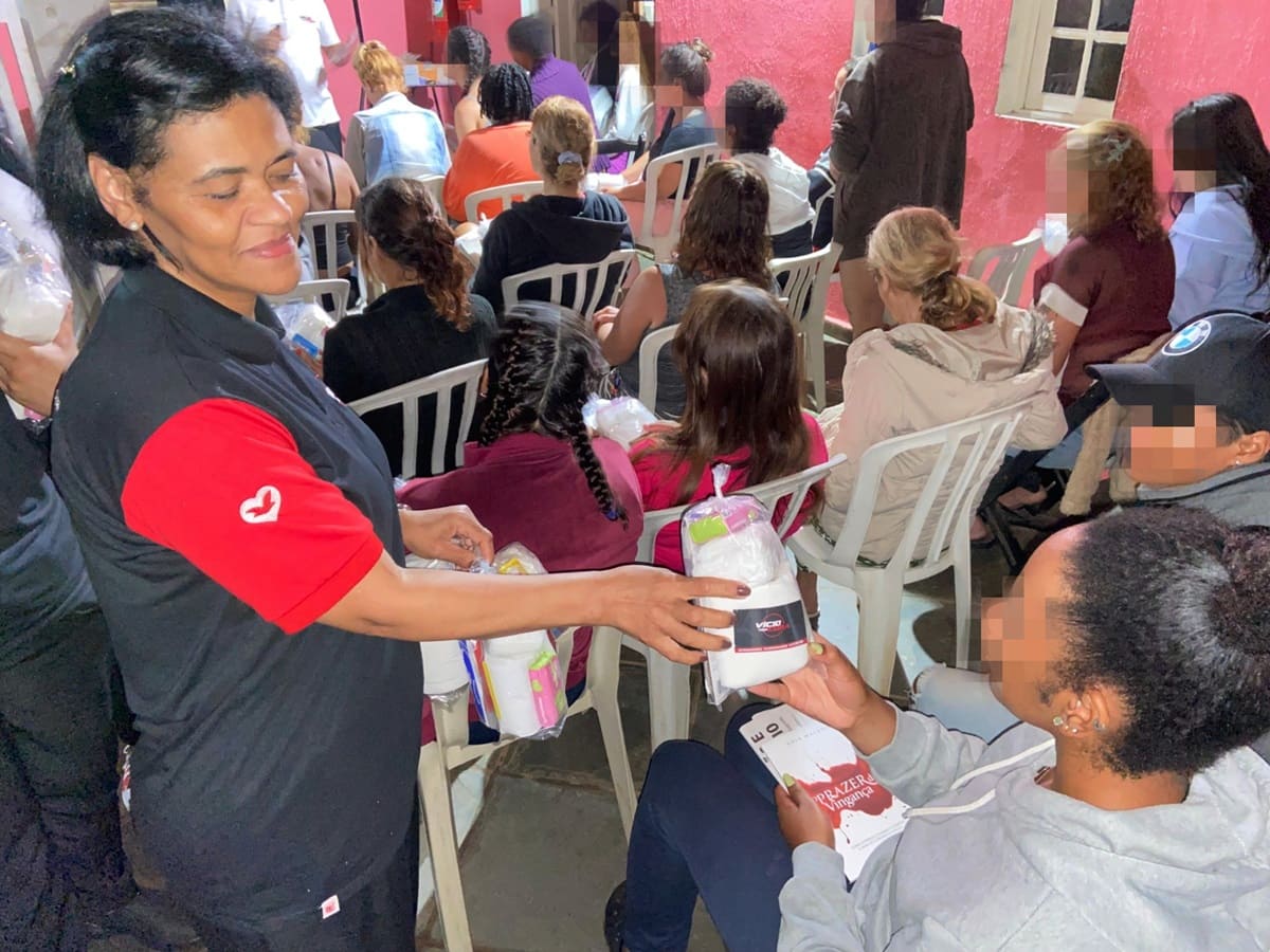 postAção leva amparo à casa de recuperação femininana categoriaVício Tem Cura