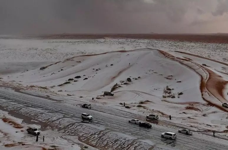 postNa Arábia Saudita, deserto fica coberto por granizona categoriaFenômenos climáticos atípicos