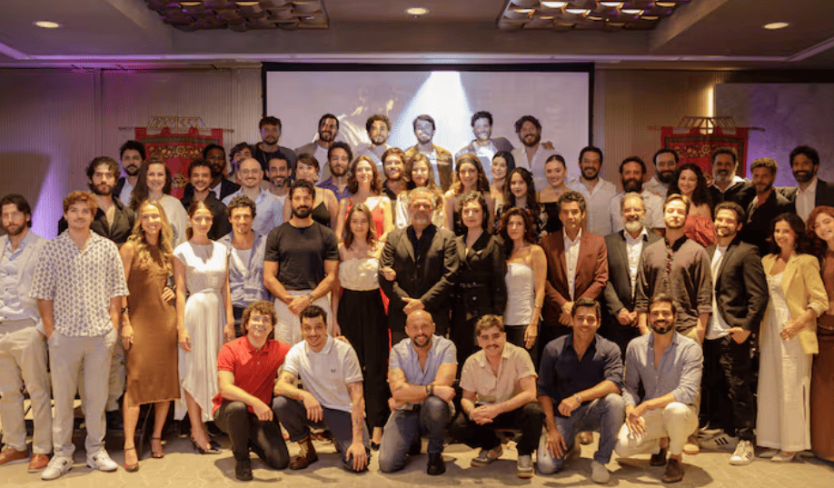 Imagem de capa - Paulo, O Apóstolo: elenco e equipe se reúnem em evento de boas-vindas no Rio de Janeiro