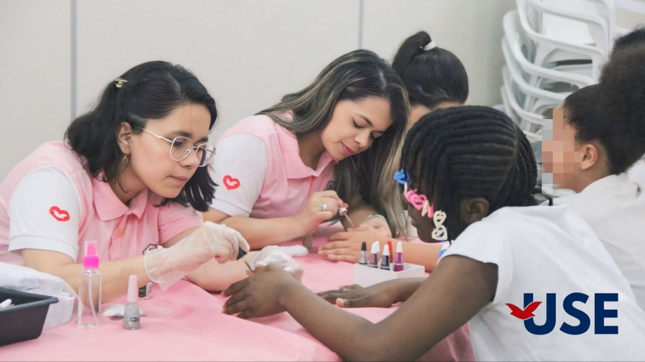 postAção especial proporciona refeições e cuidados estéticos para famílias de abrigosna categoriaAção Social