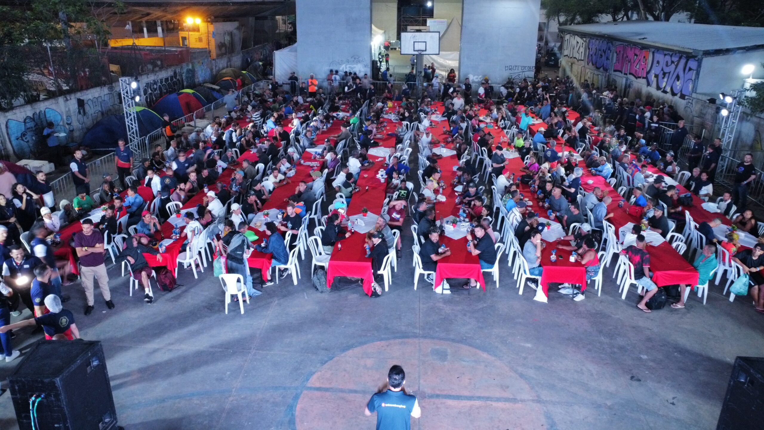 Imagem de capa - Programa Anjos da Madrugada proporciona Ceia Solidária para população de rua da região central de São Paulo