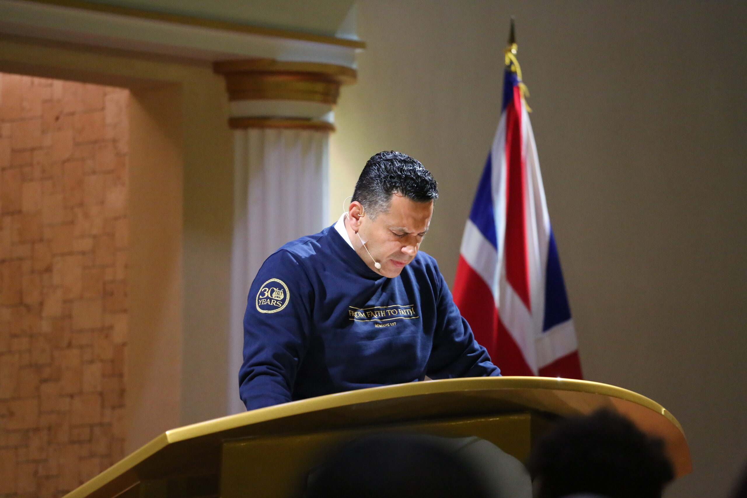 Imagem de capa - Escola da Fé especial em Londres com o Bispo Renato Cardoso