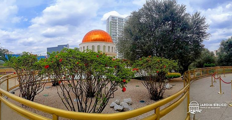 Imagem de capa - O campeão olímpico Arthur Zanetti e o renomado Comandante Hamilton visitam o Jardim Bíblico