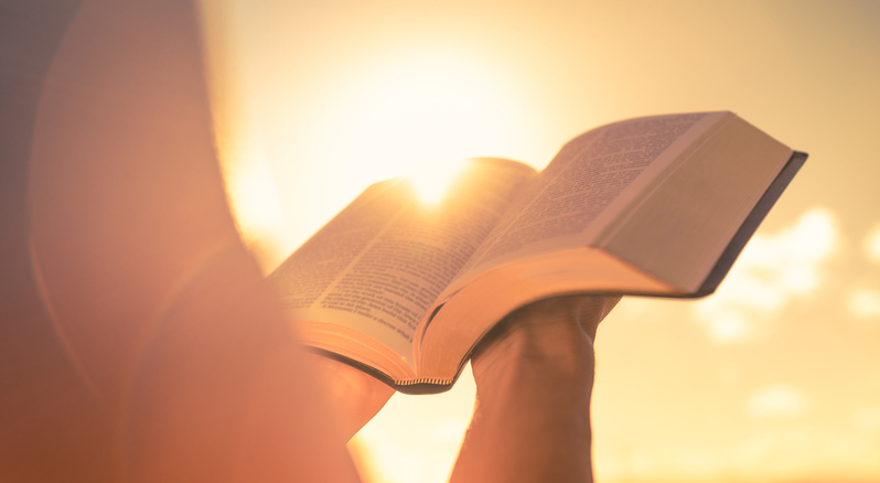 postSem Deus: Leia esta reflexão no blogna categoriaEster Bezerra