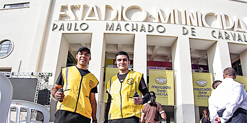 Por trás do evento A Família ao Pé da Cruz