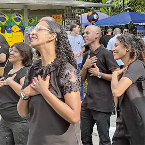 Grupo Libras Universal exibe teatro de rua