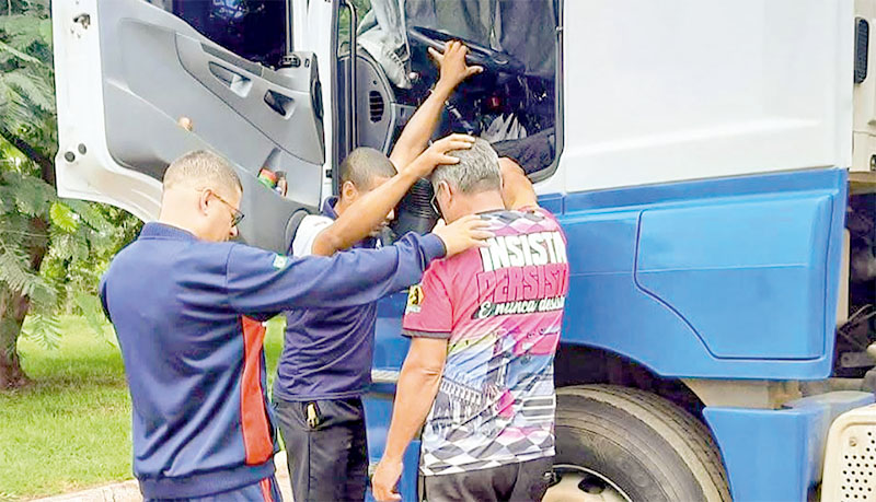 Guardiões da Estrada levam a Palavra de Deus a caminhoneiros