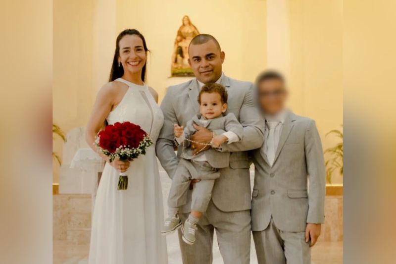 Imagem de capa - Fim dos tempos: adolescente de 14 anos tira a vida dos pais e do irmão por não poder viajar