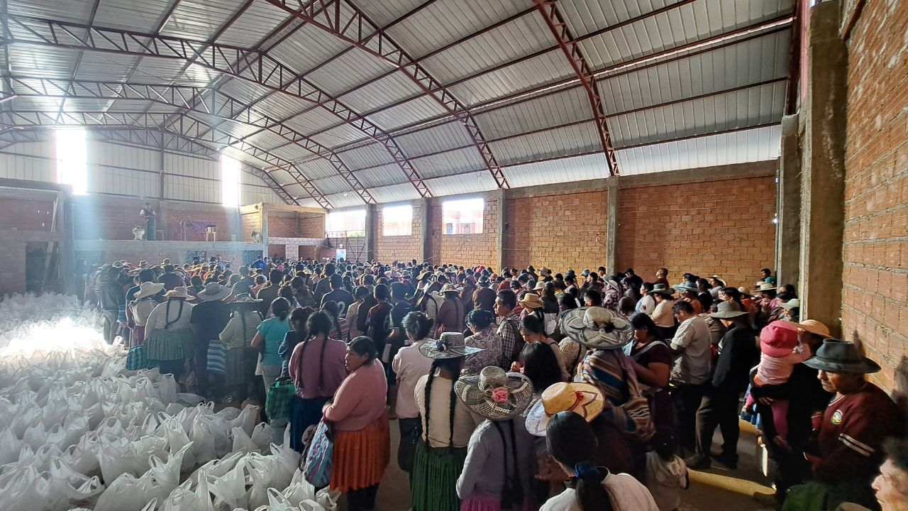 postUniversal doa mantimentos para mais de 820 famílias em Cochabambana categoriaNa Bolívia