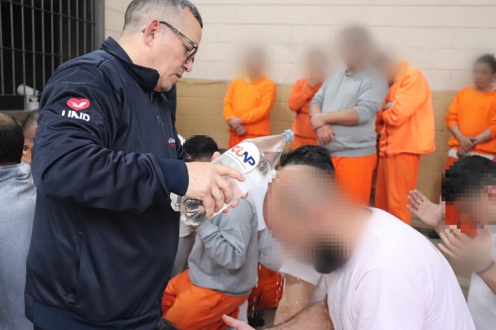 postEm Canoas (RS), detentos tomam a decisão de se batizarna categoriaUniversal nos Presídios
