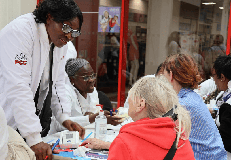 postVoluntários realizam o projeto Ponto de Saúde Comunitáriona categoriaEm Londres