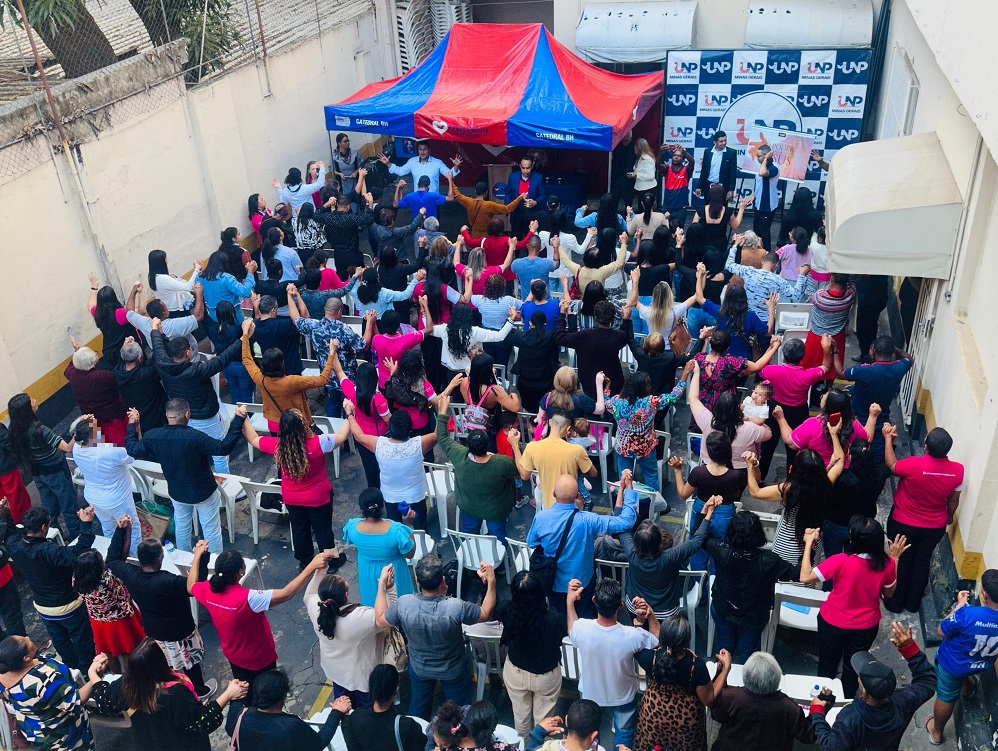 postReuniu centenas de pessoas, entre famílias e voluntáriosna categoria“Clamor da Liberdade”