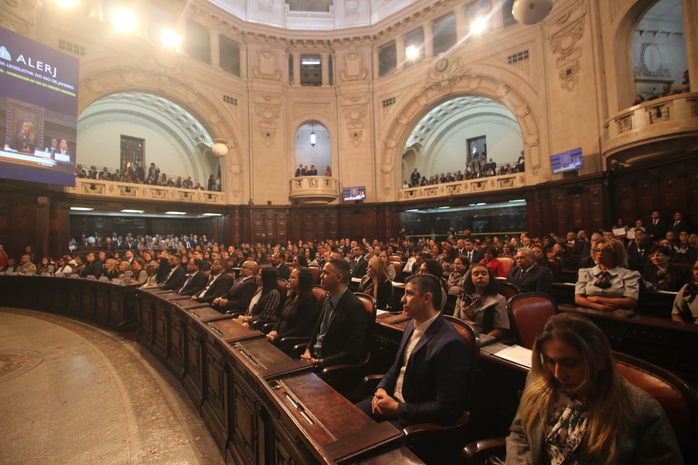 Imagem de capa - RJ: Obreiros da Universal são homenageados durante Sessão Solene