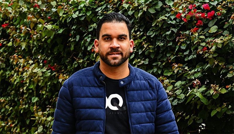 Imagem de capa - Uma doença paralisou o seu corpo, mas não a sua fé