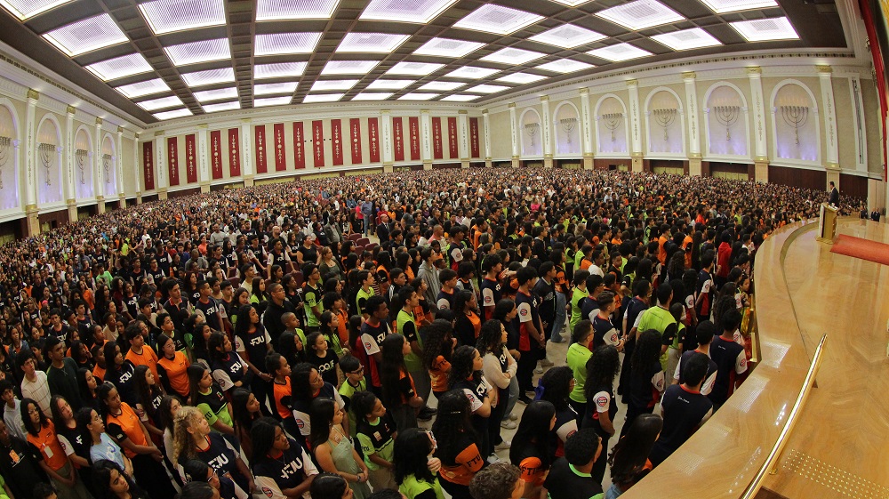 Imagem de capa - Encontro das Famílias FTU: Bispo Renato Cardoso destaca a importância de honrar os pais