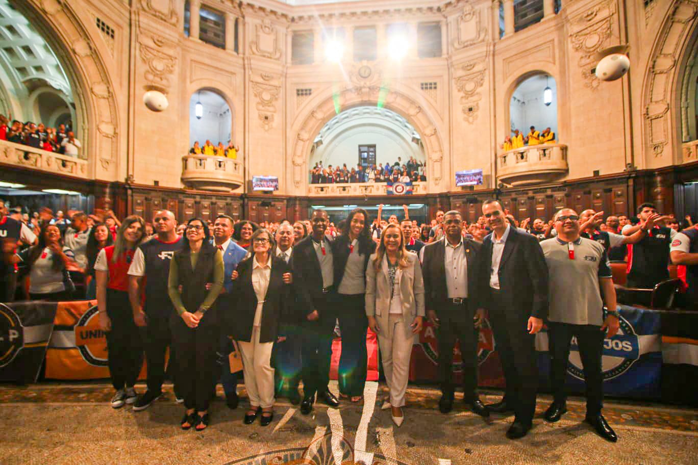 Imagem de capa - Força Jovem Universal recebe homenagem no Rio