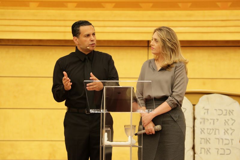 Imagem de capa - Noite da Aliança de Sal na Terapia do Amor ensina fidelidade e compromisso inquebrável