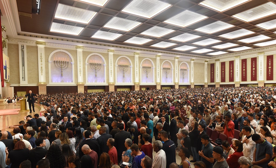Imagem de capa - Vida a Cores: Veja como foi a reunião na manhã deste domingo (21), no Templo de Salomão