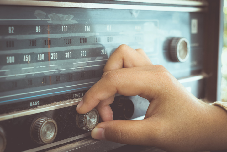 Dia Nacional do Rádio destaca a força e a tradição da comunicação no Brasil