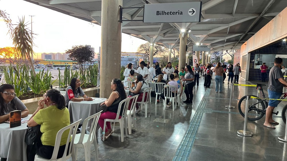 postProjeto faz plotagem em metrô de Brasília, no Distrito Federalna categoria“Depressão Tem Cura”