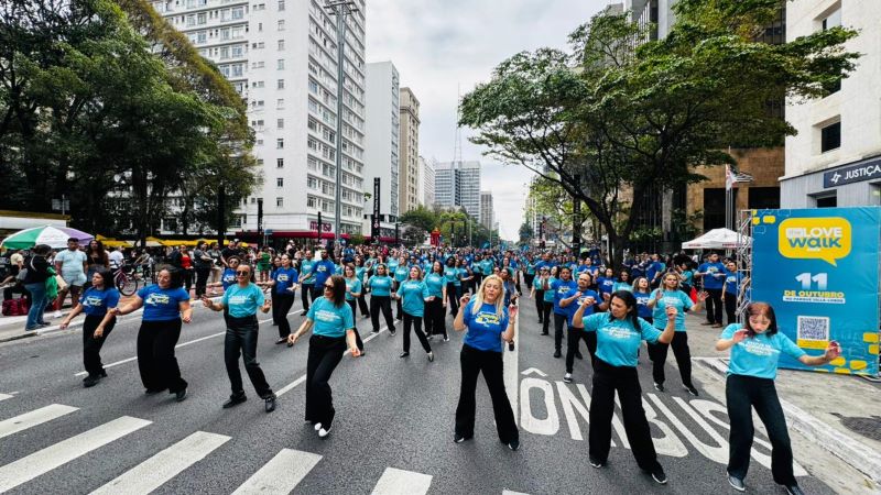 Imagem de capa - Flash mob da Terapia do Amor surpreende na avenida Paulista