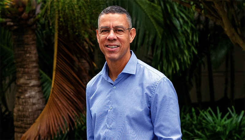 Ele era viciado em drogas e tinha dez amantes