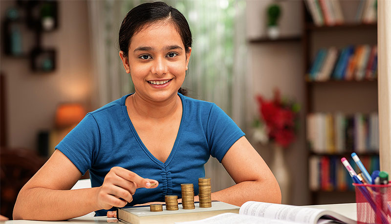 Educação financeira nas escolas: presente no papel, ausente nas salas de aula