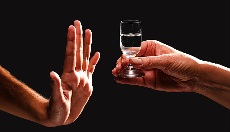 Medo do metanol: brasileiros evitam destilados e repensam consumo do álcool