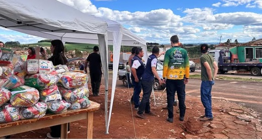 postAuxílio às vítimas de tornado que atingiu Rio Bonito do Iguaçuna categoriaDestruição no sul: Universal do Paraná