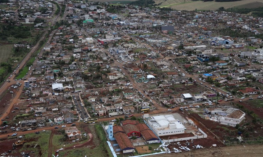 Imagem de capa - Destruição no sul: Universal do Paraná presta auxílio às vítimas de tornado que atingiu Rio Bonito do Iguaçu
