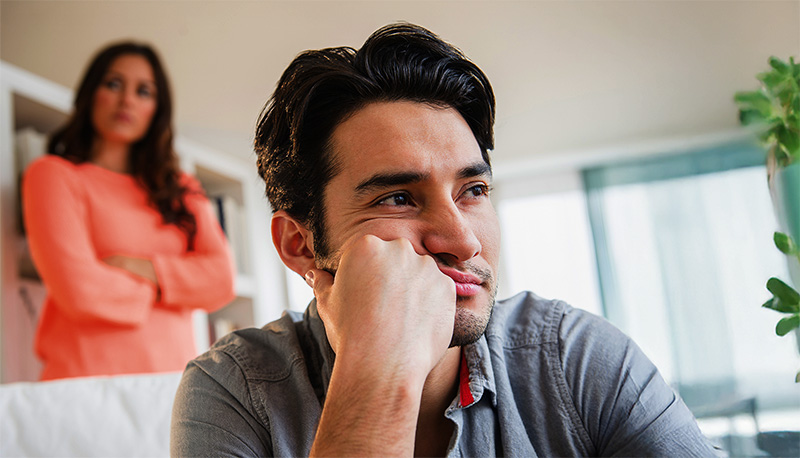 Ele descobriu que a namorada não é virgem