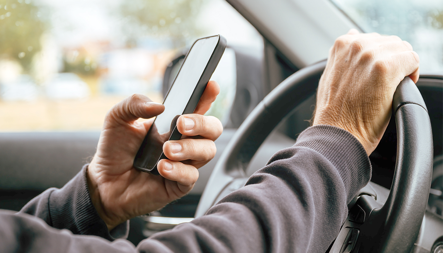 postCelular ao volante, perigo constantena categoriaNotícias