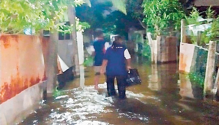 postVítimas das enchentes no Sri Lanka recebem ajuda da Universalna categoriaNotícias