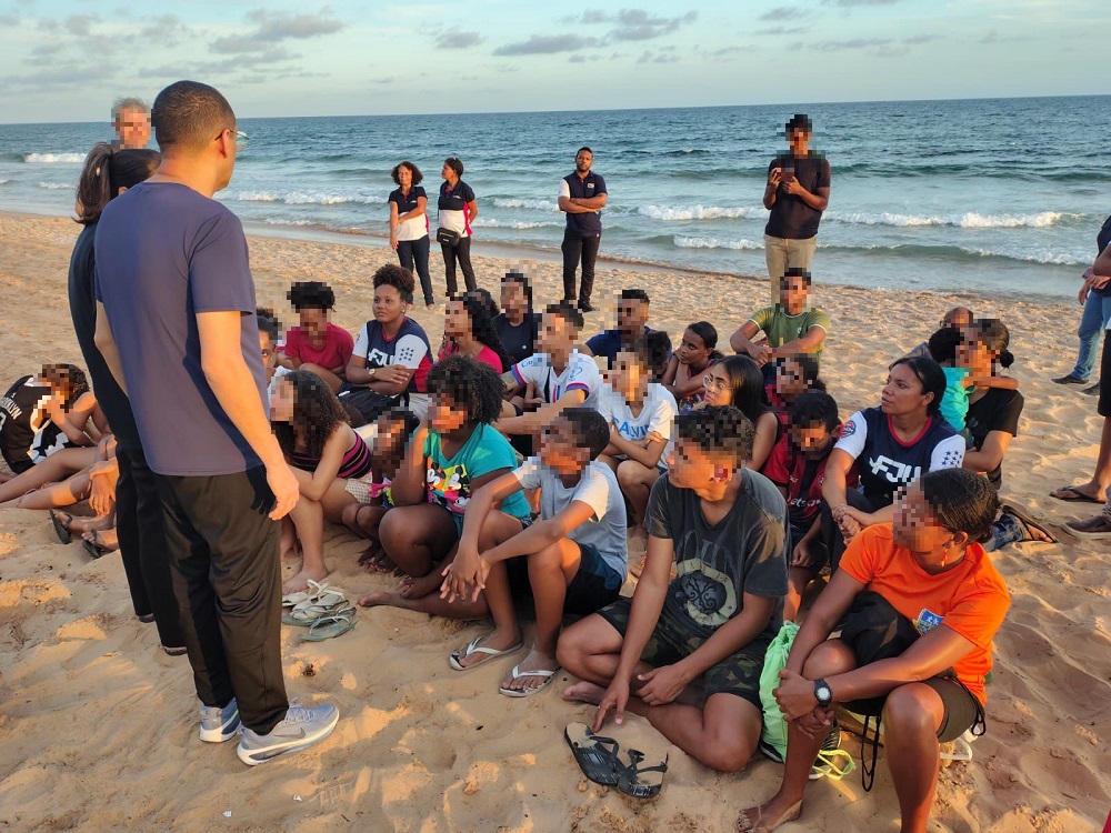 postVoluntários realizam ação com jovens da comunidade Boca do Rio, em Salvadorna categoriaNotícias